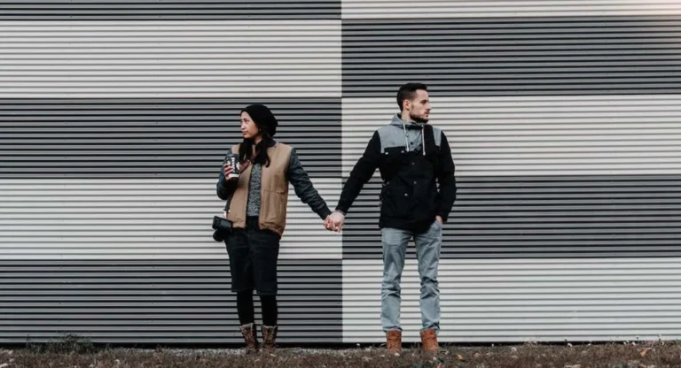 6 Most Common Lies People Tell Early In Relationships